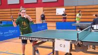 Fotos vom Tischtennisturnier in Göttingen. Zu sehen sind die SportlerInnen.