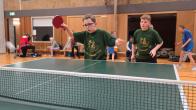 Fotos vom Tischtennisturnier in Göttingen. Zu sehen sind die SportlerInnen.