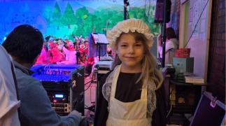 H&auml;nsel und Gretel - Weihnachtsmusical 2025: die andere Mutter m&ouml;chte gerne ihr Mikro!