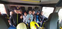 Umweltprojekttag am 13.10.2023: Schüler im Feuerwehrwagen GW-L der FFW Darlingerode