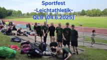 Foto: Impressionen vom 65. überregionalen Sportfest der Förderschulen in Quedlinburg; Leichtathletik; Sprint; Weitsprung; Stoß; Schlagballweitwurf; Staffellauf 8x200m; Siegerehrung einzelner Schüler und Schülerinnen Foto: Impressionen vom 65. überregionalen Sportfest der Förderschulen in Quedlinburg; Leichtathletik; Sprint; Weitsprung; Stoß; Schlagballweitwurf; Staffellauf 8x200m; Siegerehrung einzelner Schüler und Schülerinnen