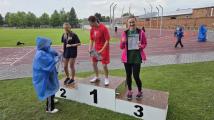 Foto: Impressionen vom 65. überregionalen Sportfest der Förderschulen in Quedlinburg; Leichtathletik; Sprint; Weitsprung; Stoß; Schlagballweitwurf; Staffellauf 8x200m; Siegerehrung einzelner Schüler und Schülerinnen Foto: Impressionen vom 65. überregionalen Sportfest der Förderschulen in Quedlinburg; Leichtathletik; Sprint; Weitsprung; Stoß; Schlagballweitwurf; Staffellauf 8x200m; Siegerehrung einzelner Schüler und Schülerinnen